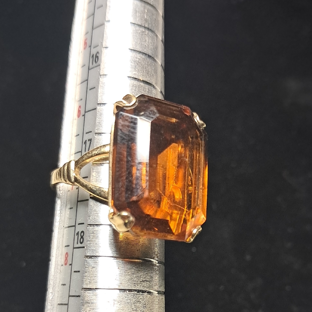 VTG Faux Topaz Fashion Ring Goldtone